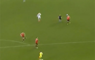 Video: Tình huống De Gea 'học đòi' theo Neuer