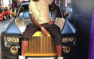 Thất nghiệp, Adebayor vẫn gây choáng với Rolls-Royce Phantom