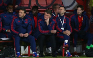 Chuyên gia Sky Sports: Cầu thủ Man Utd đã 'núp' sau Van Gaal