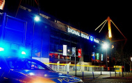 Fan Dortmund bị bắt vì khoả thân chơi bóng tại Signal Iduna Park