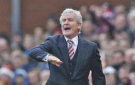 M.U thua cuộc, Mark Hughes chế nhạo Van Gaal