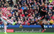 Video: Siêu phẩm làm đứng hình CĐV Man United