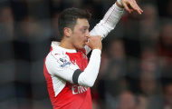 HLV Wenger đau đầu vì… Mesut Oezil
