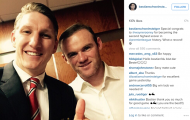 Schweinsteiger tự sướng với Rooney mừng kỉ lục