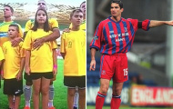 Craig Foster chạm vùng ngực con gái trong trận gặp Huyền thoại Liverpool