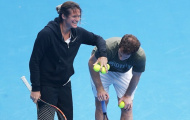 Murray đau đớn ra mặt khi bị Nadal đánh trúng chỗ hiểm