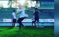 Video: Hotgirl tân bóng chẳng kém gì Ronaldo