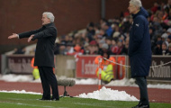 Wenger bị đồng nghiệp 'phản pháo'
