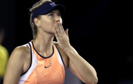 Federer nhảy cẫng phấn khích với pha ghi điểm của Sharapova