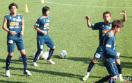 Yokohama FC “giã” Tuấn Anh nhừ tử trong buổi tập chính thức đầu tiên
