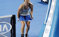 Nữ tay vợt khóc nức nở vì bị chuột rút ở Australian Open