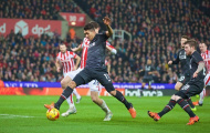 Có kính mới, Klopp ví mình với 'kẻ giết người hàng loạt'