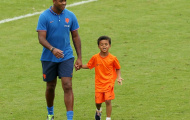 Video: Pha solo ghi bàn như CR7 của con trai danh thủ Kluivert