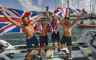 4 chàng trai phá kỷ lục thi đua thuyền khó nhất thế giới