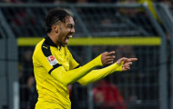 Một mình 'cân' Ingolstadt, Aubameyang lộn salto ăn mừng bất chấp 'lệnh cấm'