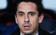 Valencia thảm bại, Gary Neville bị so sánh với... chó