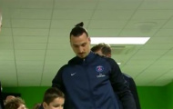 Cậu bé Mascot bị ăn hiếp, Ibrahimovic lập tức ra tay