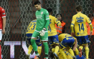Rời M.U, Valdes mắc sai lầm ngớ ngẩn