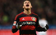 Leverkusen tổn thất nặng, Chicharito chấn thương