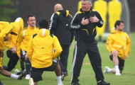 Ngày này năm xưa: Hiddink lần đầu đặt chân đến Chelsea