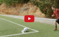 Video: Kĩ thuật đá phạt góc trúng xà ngang siêu dị của Lionel Messi