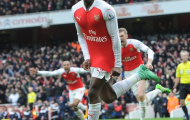 Vừa khỏi chấn thương, Welbeck đã lập đại công
