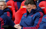 Welbeck tặng thêm cho Van Gaal một cú tạt tai