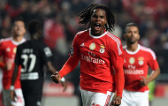 Manchester United nhảy vào cuộc đua giành Ronaldinho mới