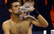 Ăn cỏ: Thói quen siêu dị giúp Djokovic thống trị làng quần vợt