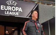 Louis van Gaal nghĩ gì khi CĐV của Man United bị 'chặt chém'?