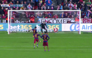 Video: Suarez lần đầu tiên sút hỏng penalty tại Barcelona