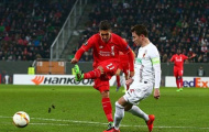 Augsburg cầm chân Liverpool, khép lại ngày tồi tệ của Premier League