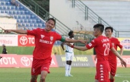 Công Vinh và Anh Đức liên tục “giẫm chân” nhau vì thiếu sự ăn ý?