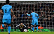 Cech gục ngã trước Messi: Khi “hồn Chelsea” không ở Emirates