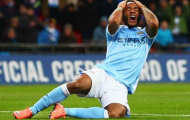 Sterling bị fan Liverpool đối xử thô bạo