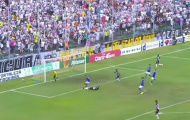 Video: Cú sút không thể tệ hơn của cựu tiền đạo Brazil