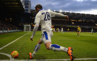 Riyad Mahrez bay cao trên SVĐ Vicarage Road