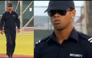Video: Ronaldinho lại khiến NHM bất ngờ với vai trò của một bảo vệ