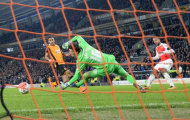 Song sát tỏa sáng, Arsenal hủy diệt Hull City