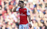Fan kêu gọi Mesut Oezil rời Arsenal sau trận thua Watford