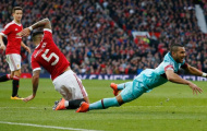 Van Gaal cáo buộc sao West Ham ăn vạ