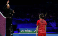Lin Dan liên tục 'vỗ mông', hoa khôi cầu lông Trung Quốc câu giờ lộ liễu