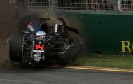 Alonso thoát chết sau vụ tai nạn khiến xe đua nát vụn