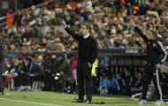 CĐV sỉ nhục Gary Neville, gọi ông là 'con lừa'