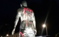 Bị hủy hoại, CR7 âm thầm di dời tượng đồng trong đêm