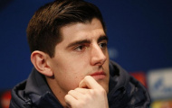 Mặc Real chèo kéo, Courtois vẫn một lòng với Chelsea