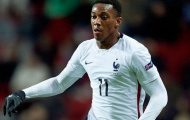 Bất ngờ với hành động lạ của Martial khi bị Van Gaal la mắng