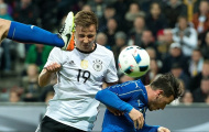 Goetze dũng cảm vượt qua gầm giày Darmian và Florenzi 'nã đạn' vào lưới Buffon
