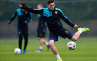 Pep về, Man City lại tính 'rút ruột' Arsenal