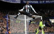 Video: Quỹ đạo khó lường ở cú sút của Demba Cisse vs Chelsea